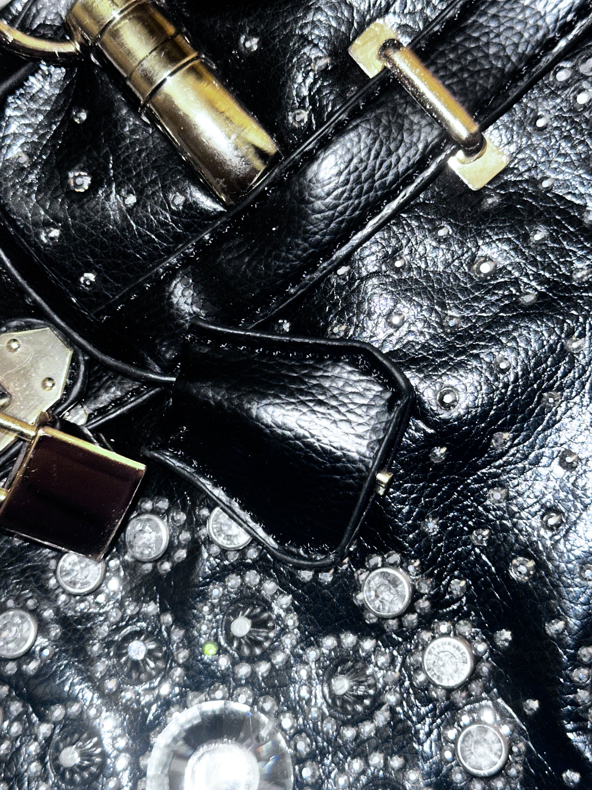 Black shiny leather rhinestone pattern bag