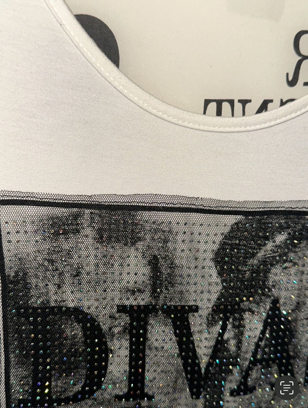 Diva Graphic Scoop‑Neck Tee