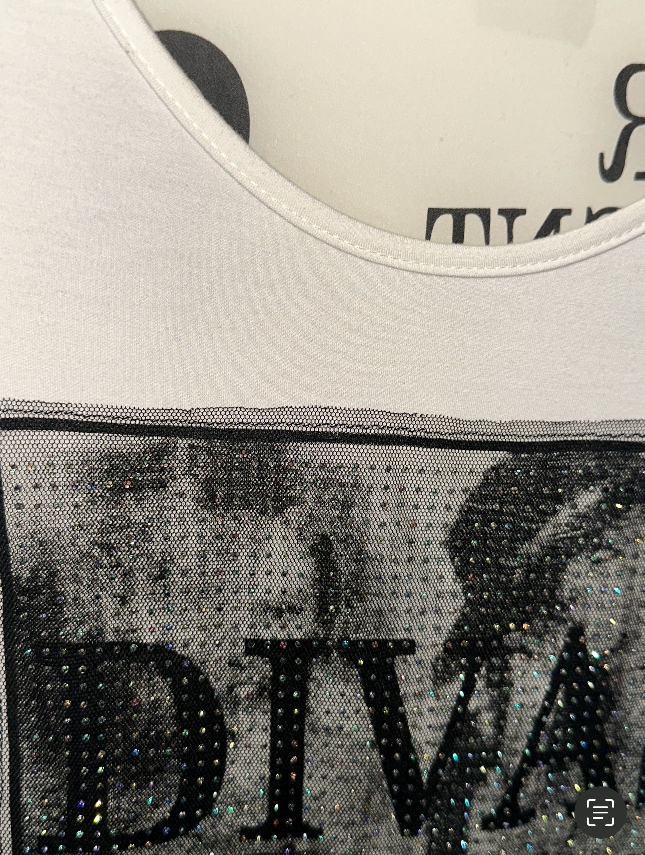 Diva Graphic Scoop‑Neck Tee